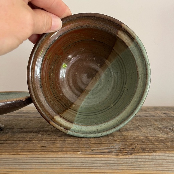 Handcrafted pottery Lidded Bowl - teal and Brown - Picture 4 of 4